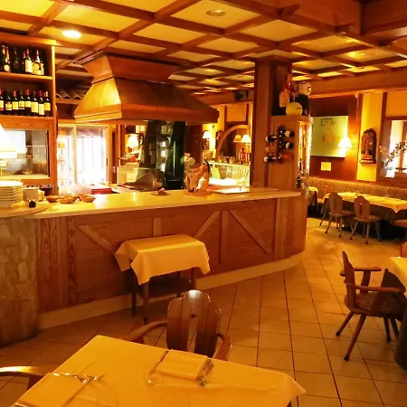 アパートホテル La D'oro Ristorante Monteduro