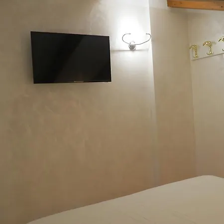 La D'oro Ristorante アパートホテル 4*